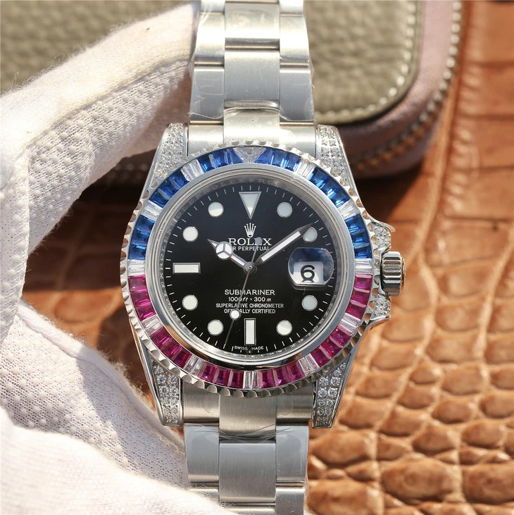 22f666e25bc486b0aec33e6ab9e09dee SUBMARINER SILVER BLUE / RED DIAMOND 40MM 116759 SAru-78209 - Image 1