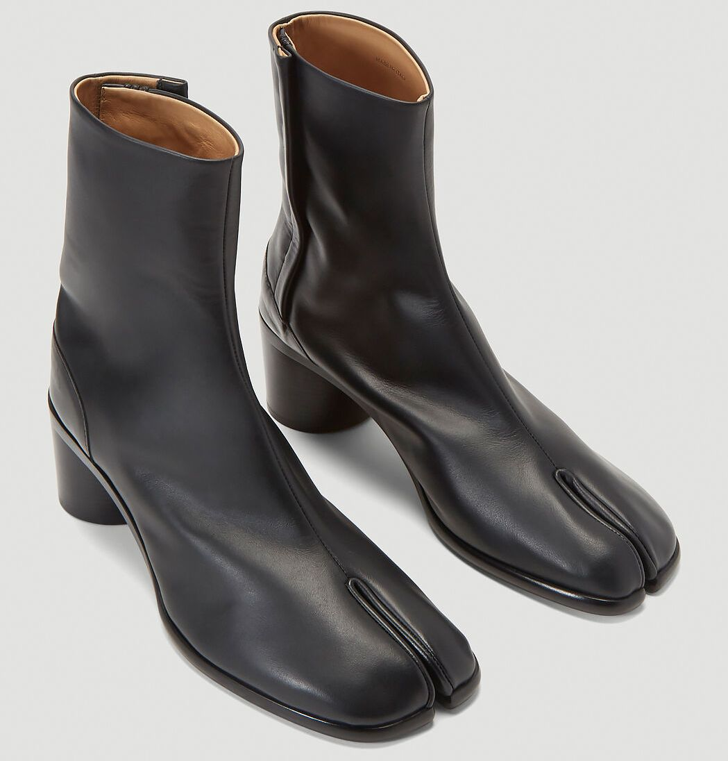 4f73c05173472591eb6a3b47c81f84c2 Maison Margiela Tabi Boots in Black - Image 1