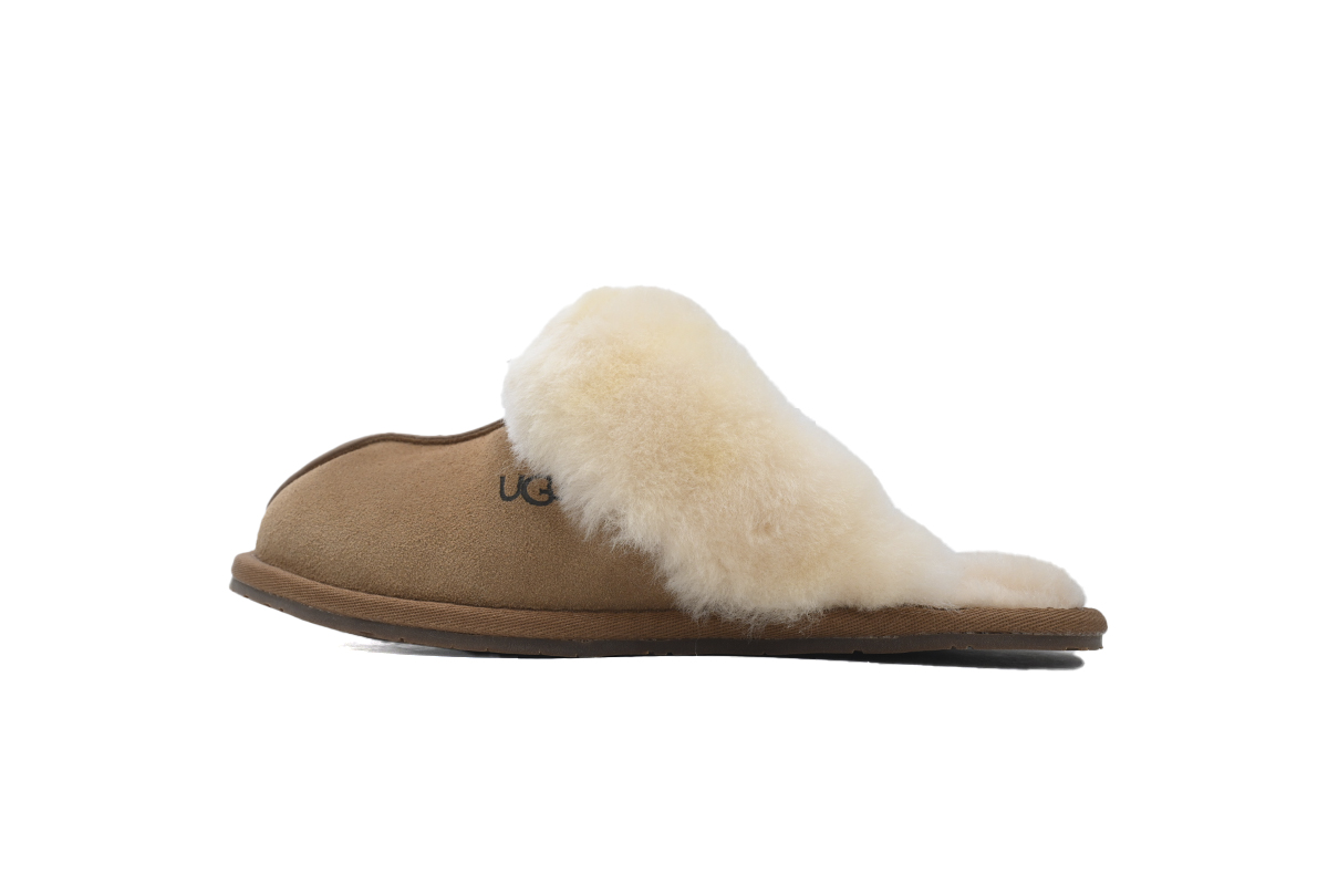579a9cda5c3580c097980b561caa789a UGG Scuffette II Brown 1106872 - Image 1