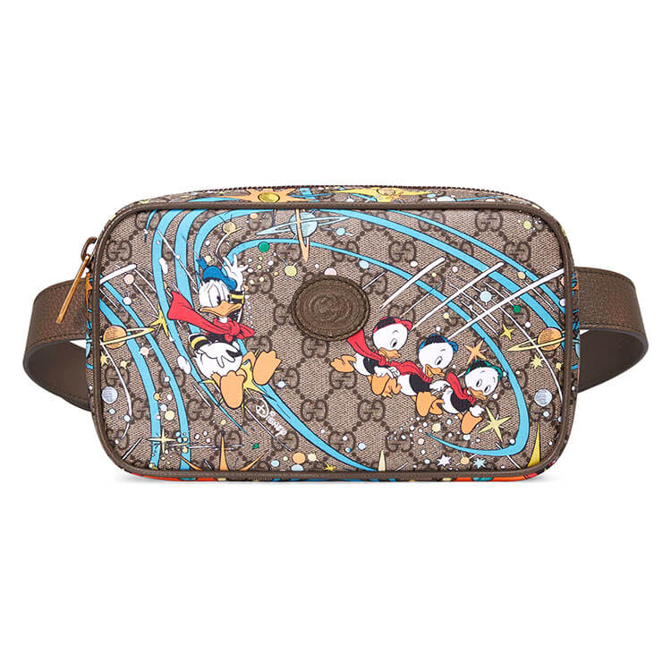 64467eb9db7fe003b0248bbebc6cfc9b Disney x Gucci Donald Duck Print Belt Bag - Image 1