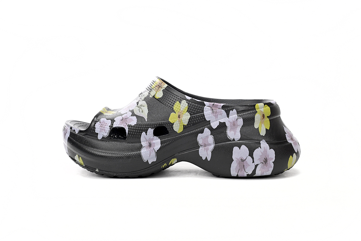 6f1c1ebc21bd76a22a5b779b4ebdd2a5 BALENCIAGA Pool Croc Watermark Black 677389 W1S8G 6556 - Image 1