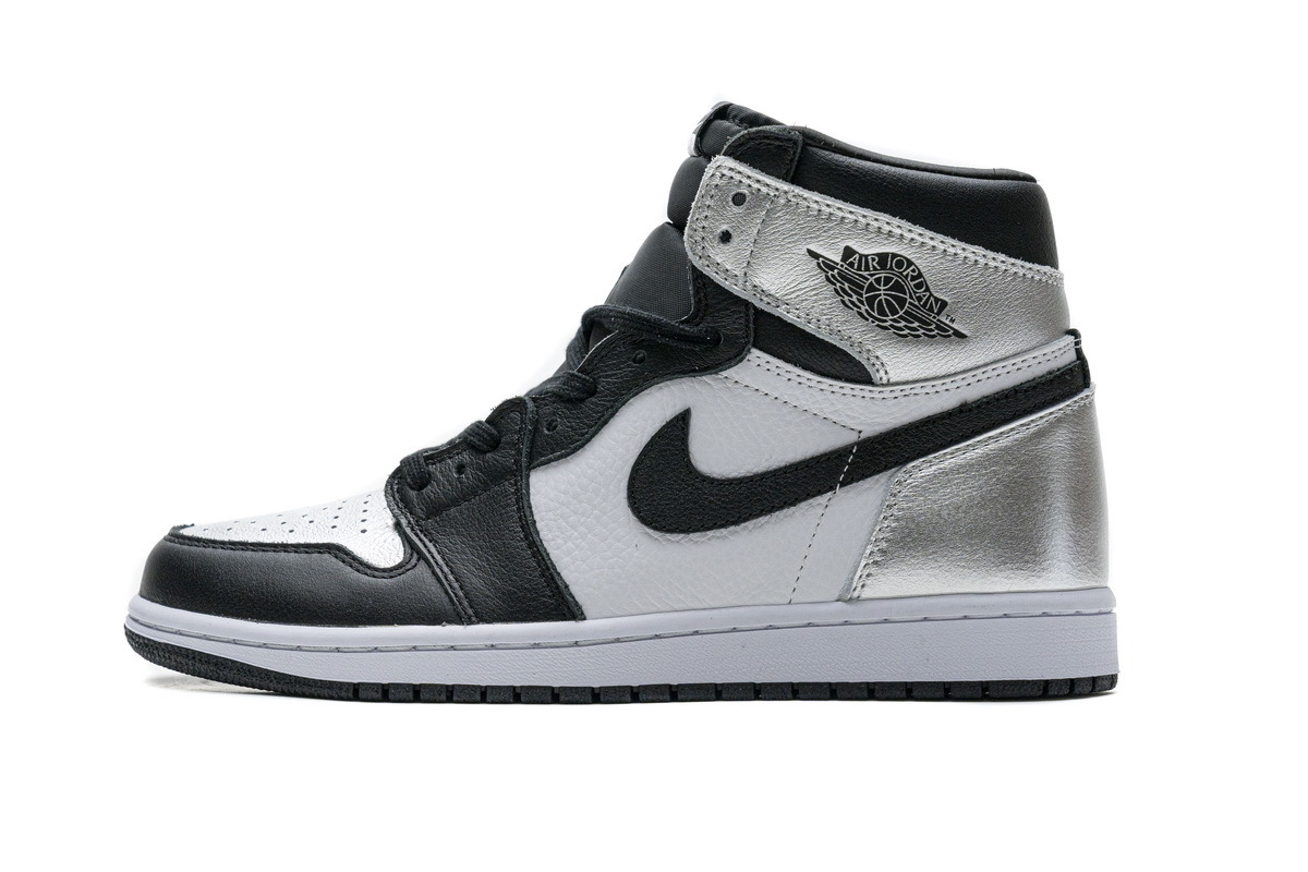 7e0a75df9371cb8a5338f66e3faba2ad Air Jordan 1 Retro High Silver Toe (W) CD0461-001 - Image 1