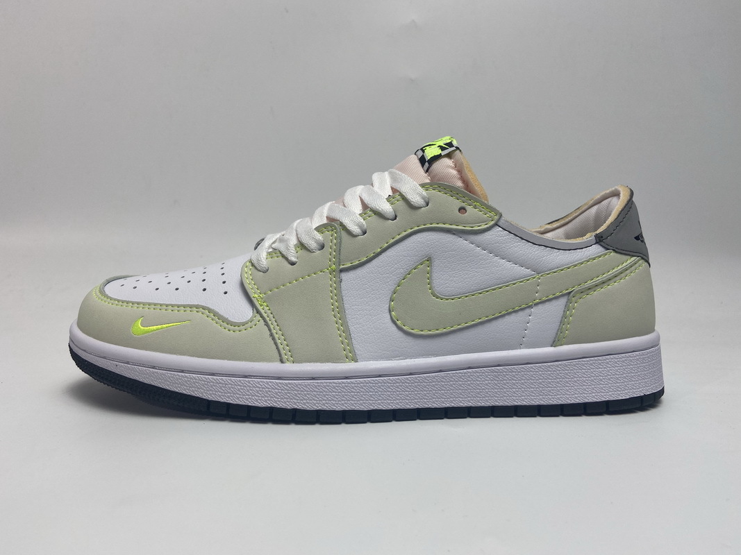 7f3062cc70d1eb8adabeb80b78f4b389 Air Jordan 1 Retro Low White Ghost Green Black DM7837-103 - Image 1
