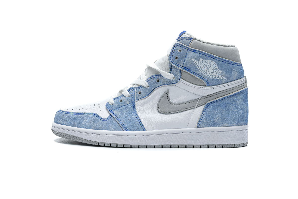 8b4a4c686cbf85674fbc0173899da01b Air Jordan 1 Retro High OG Hyper Royal 555088-402 - Image 1