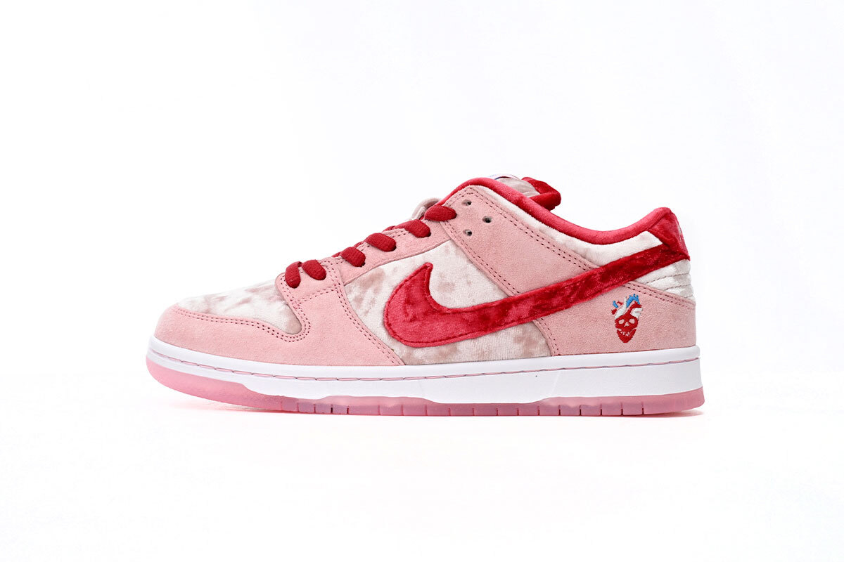 906deff099b60b1476098da371af2bab Nike SB Dunk Low StrangeLove Skateboards CT2552-800 - Image 1