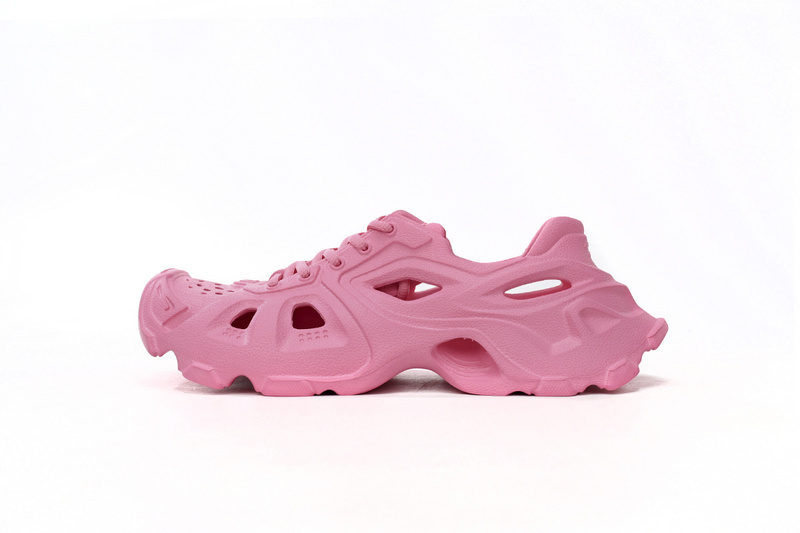 c0545a122cd119ab618e80e7a0b0d93b BALENCIAGA Cream Red 702416 W3CET 5000 - Image 1